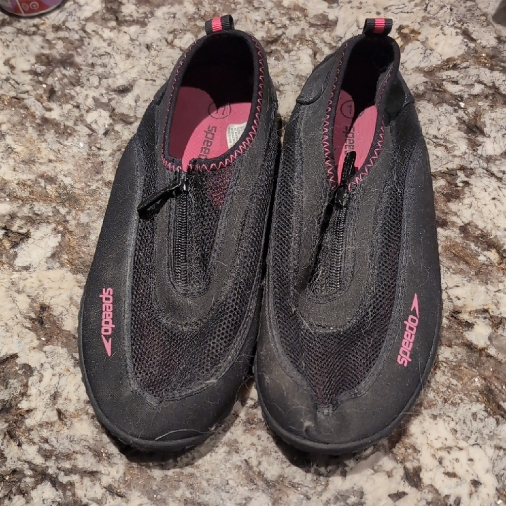 Speedo Black and Hot Pink Zipwalker